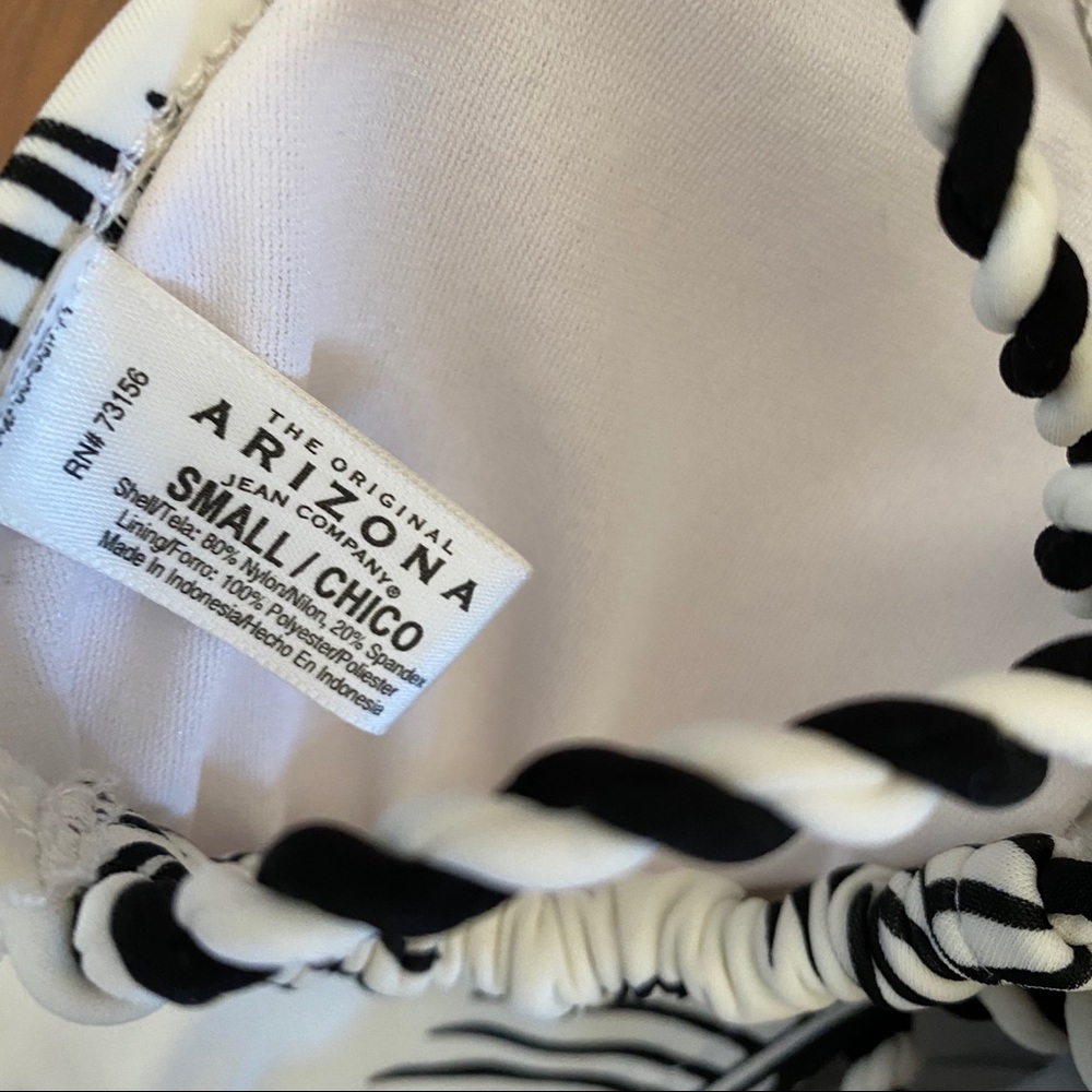 Arizona never worn bikini top small bottom med - Picture 4 of 5